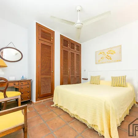 La Casa De La Iglesia Inn
