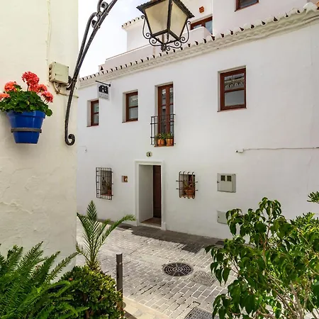 La Casa De La Iglesia